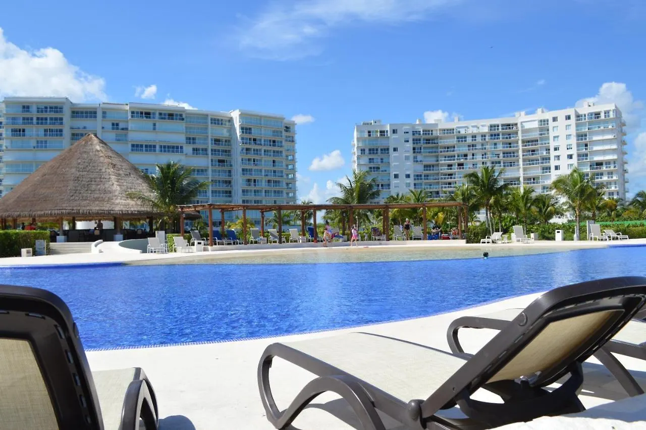 Cancun Amara 0*,  México
