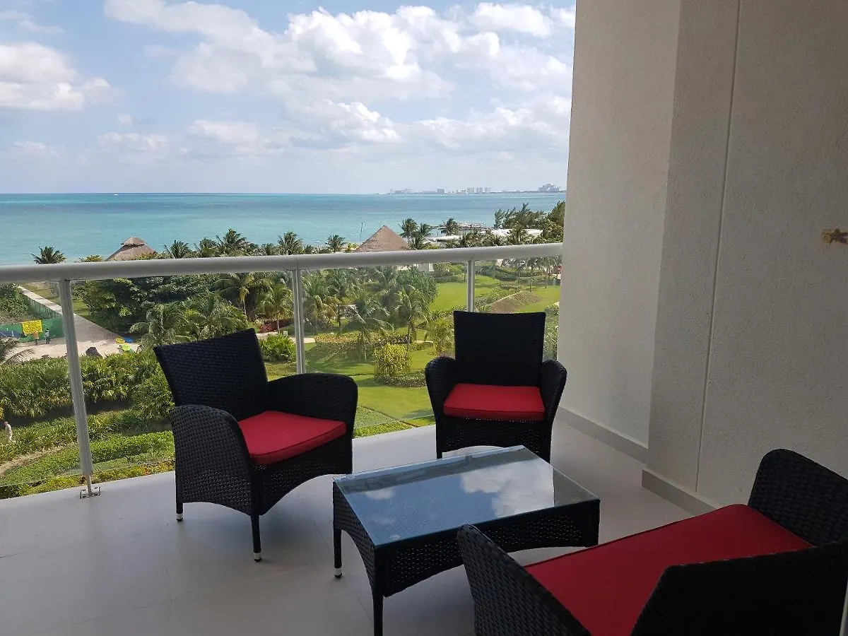 Cancun Amara 0*,